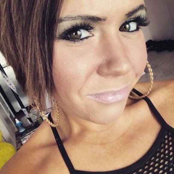 Meet your Posher, Mixmaster B.💽🔥 AKA Rebecca Brooks! - Picture 11 of 16